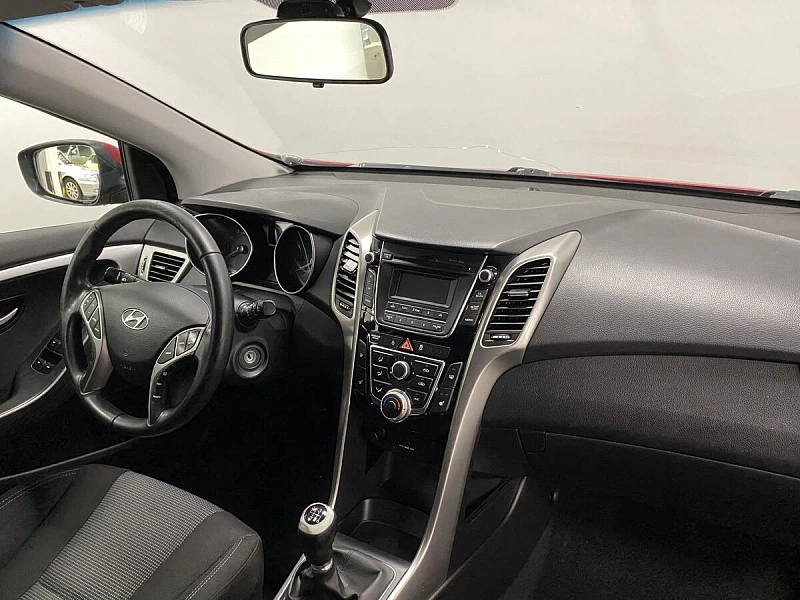 i30