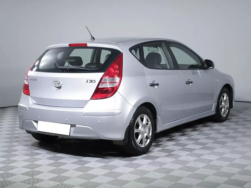 i30