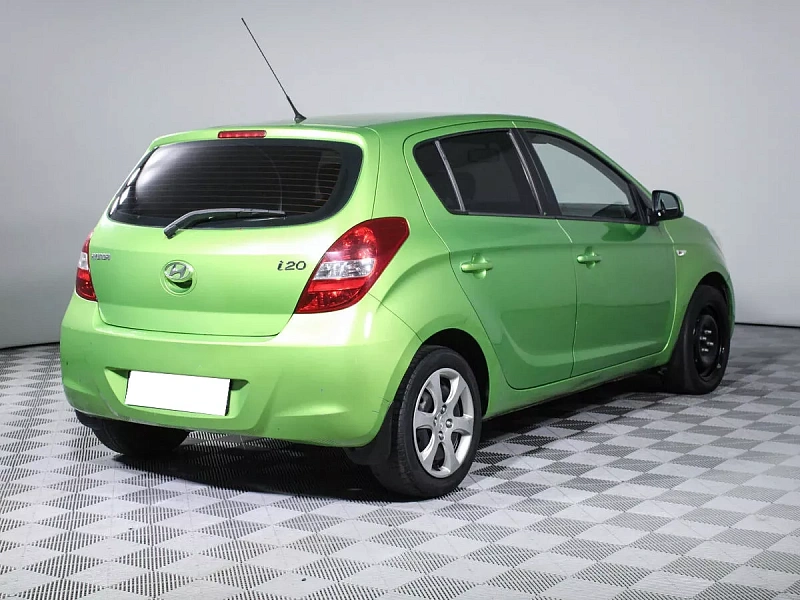 i20