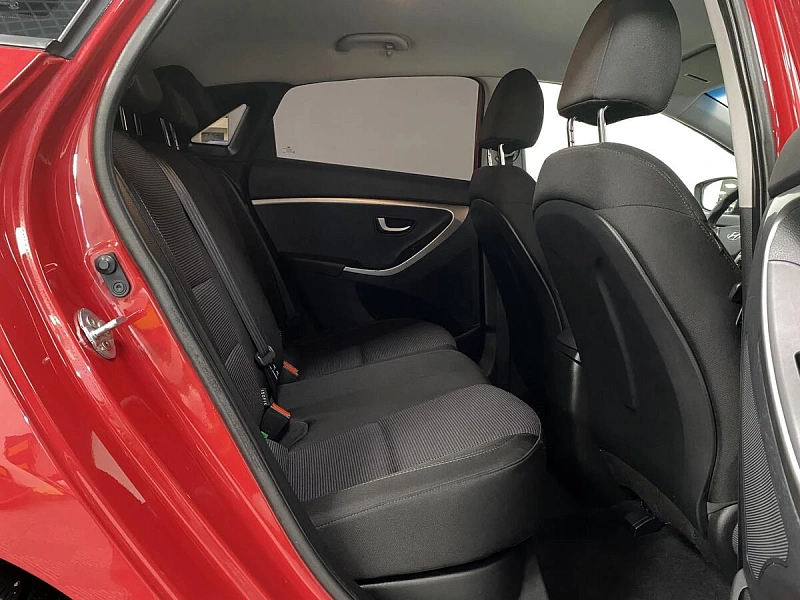 i30