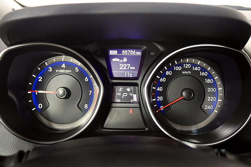 i30