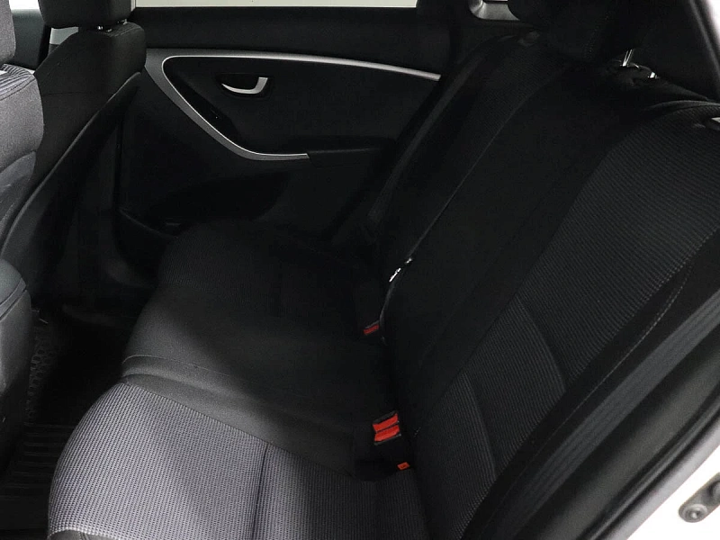 i30