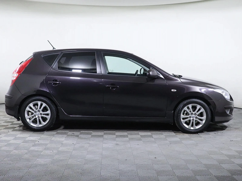 i30