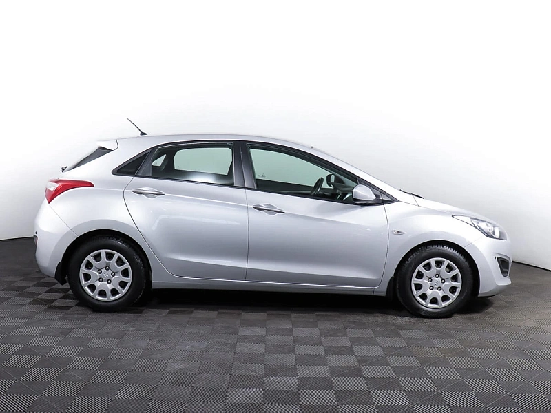 i30
