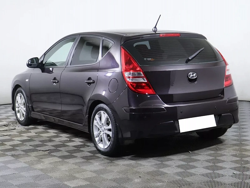 i30