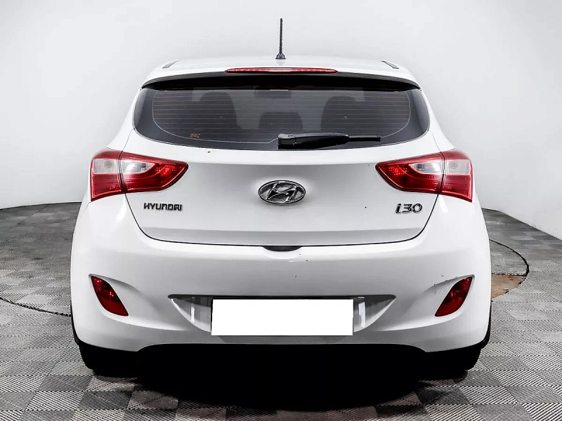 i30