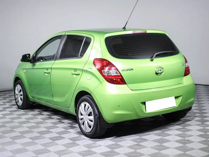 i20