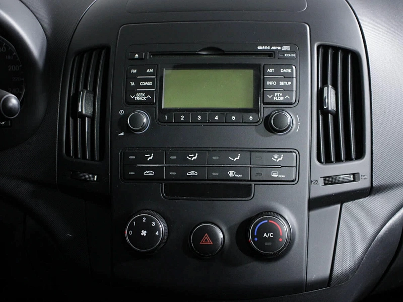 i30