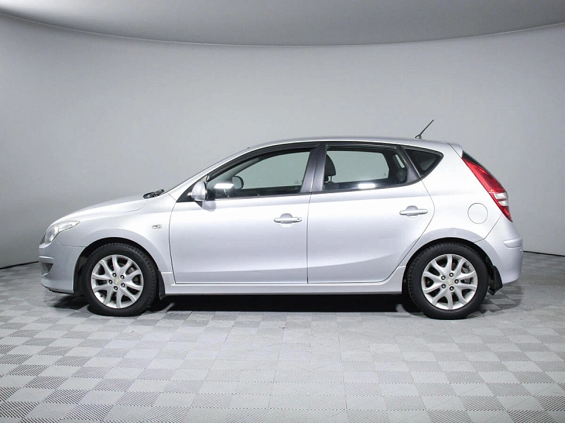 i30