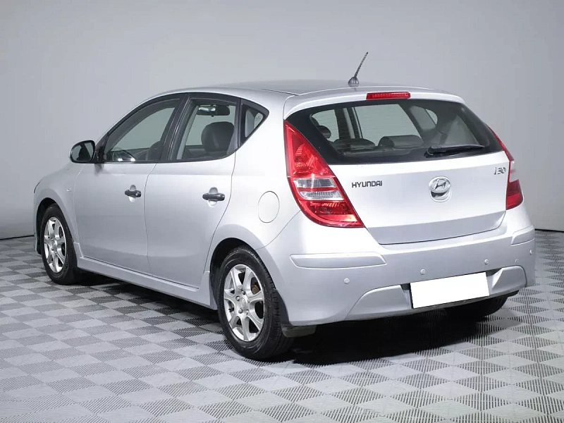 i30