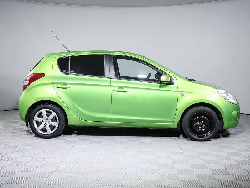 i20