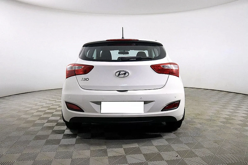 i30