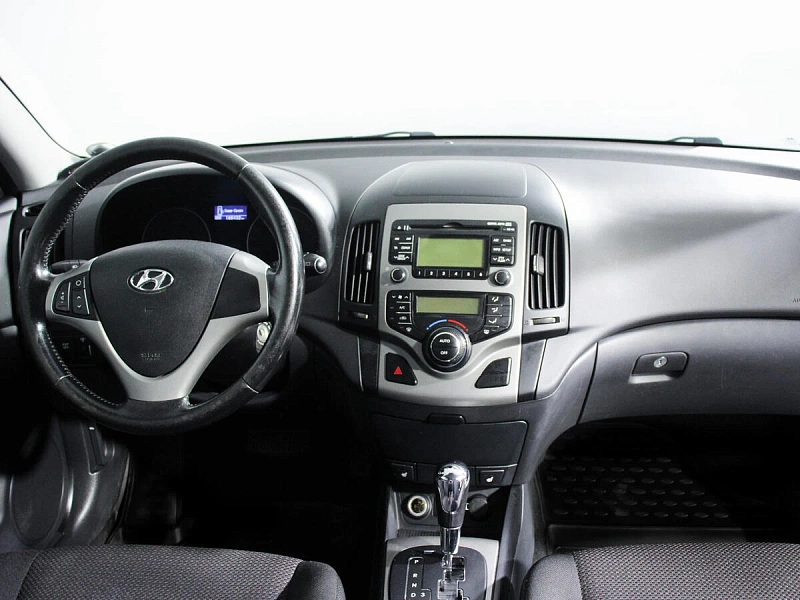 i30