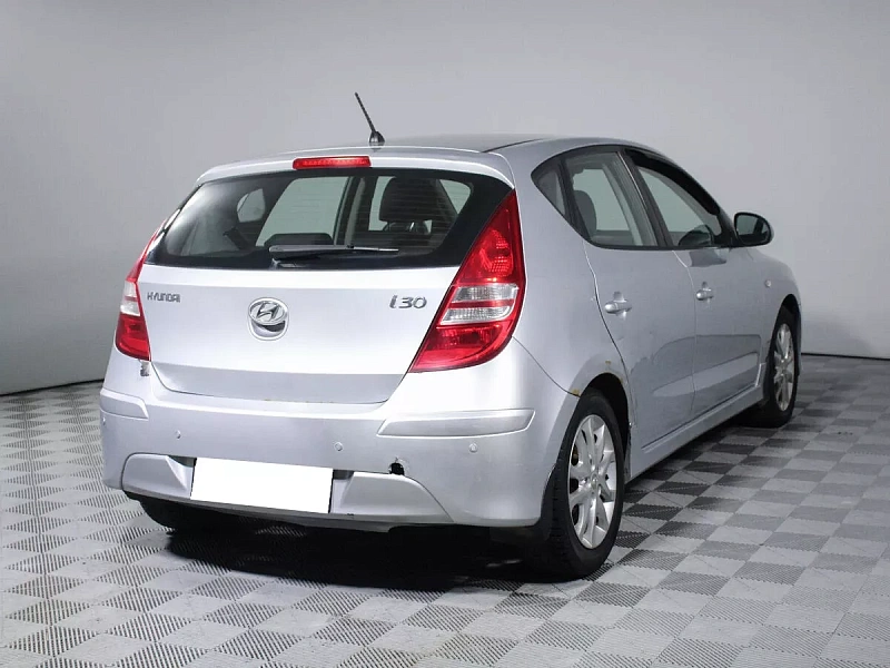 i30