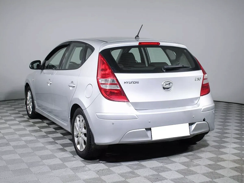 i30