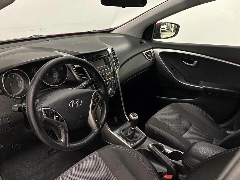 i30