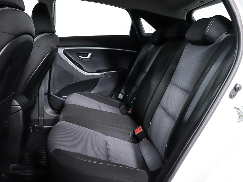 i30