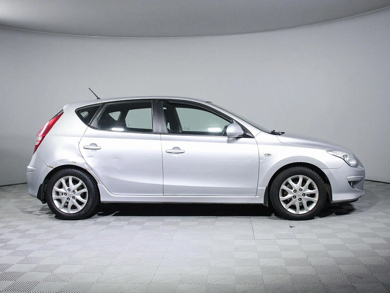 i30