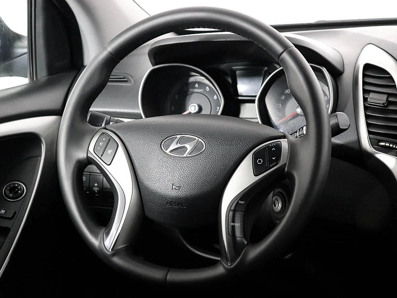 i30