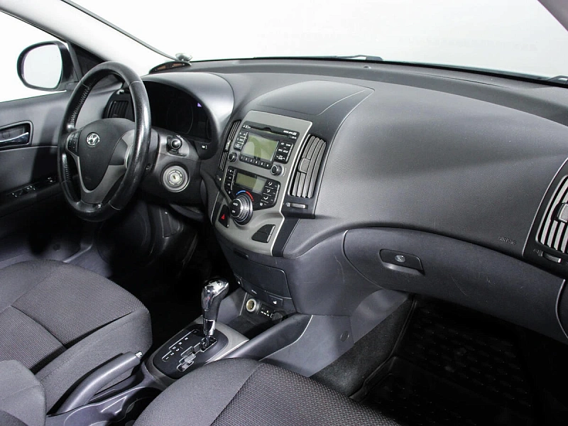 i30