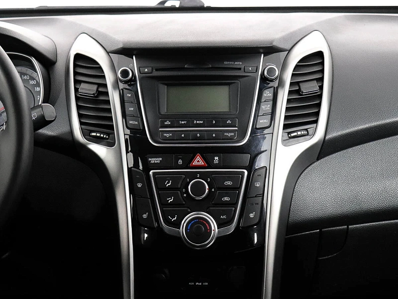 i30
