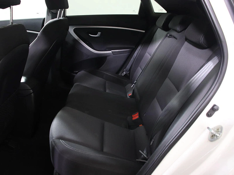 i30