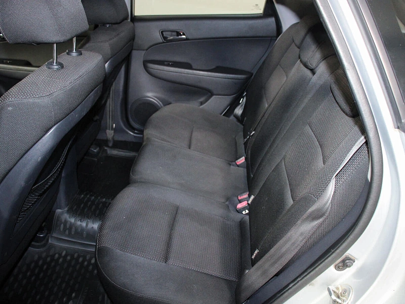 i30