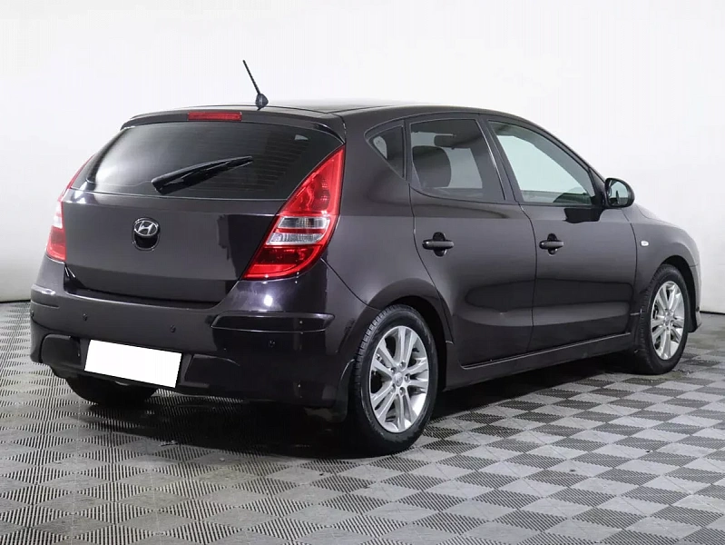 i30