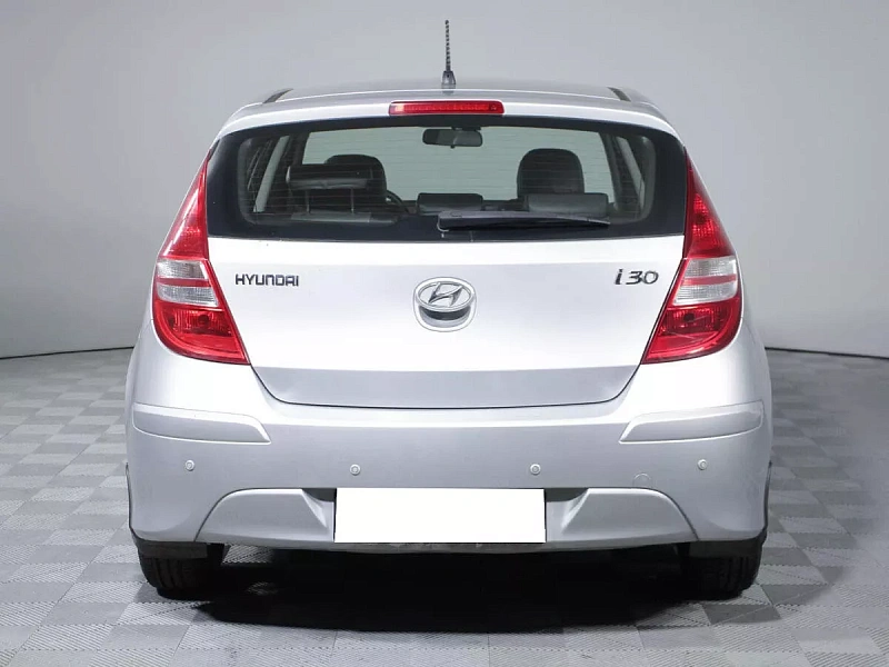 i30